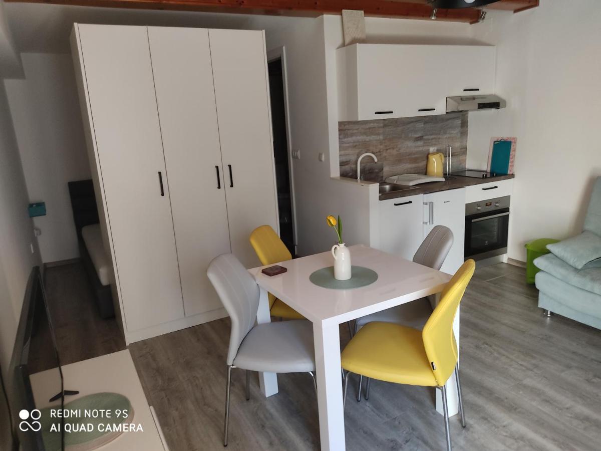 Fina M Studio Apartman Калі Екстер'єр фото