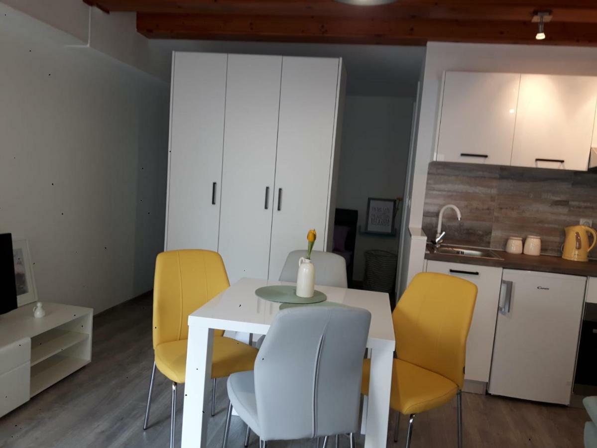 Fina M Studio Apartman Калі Екстер'єр фото