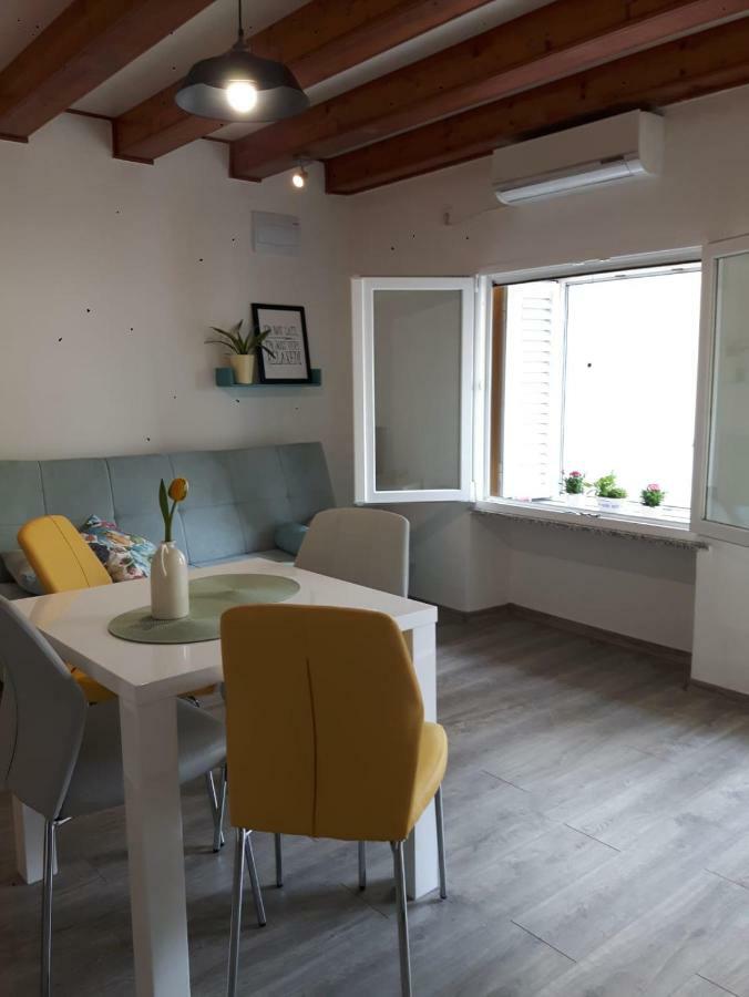 Fina M Studio Apartman Калі Екстер'єр фото